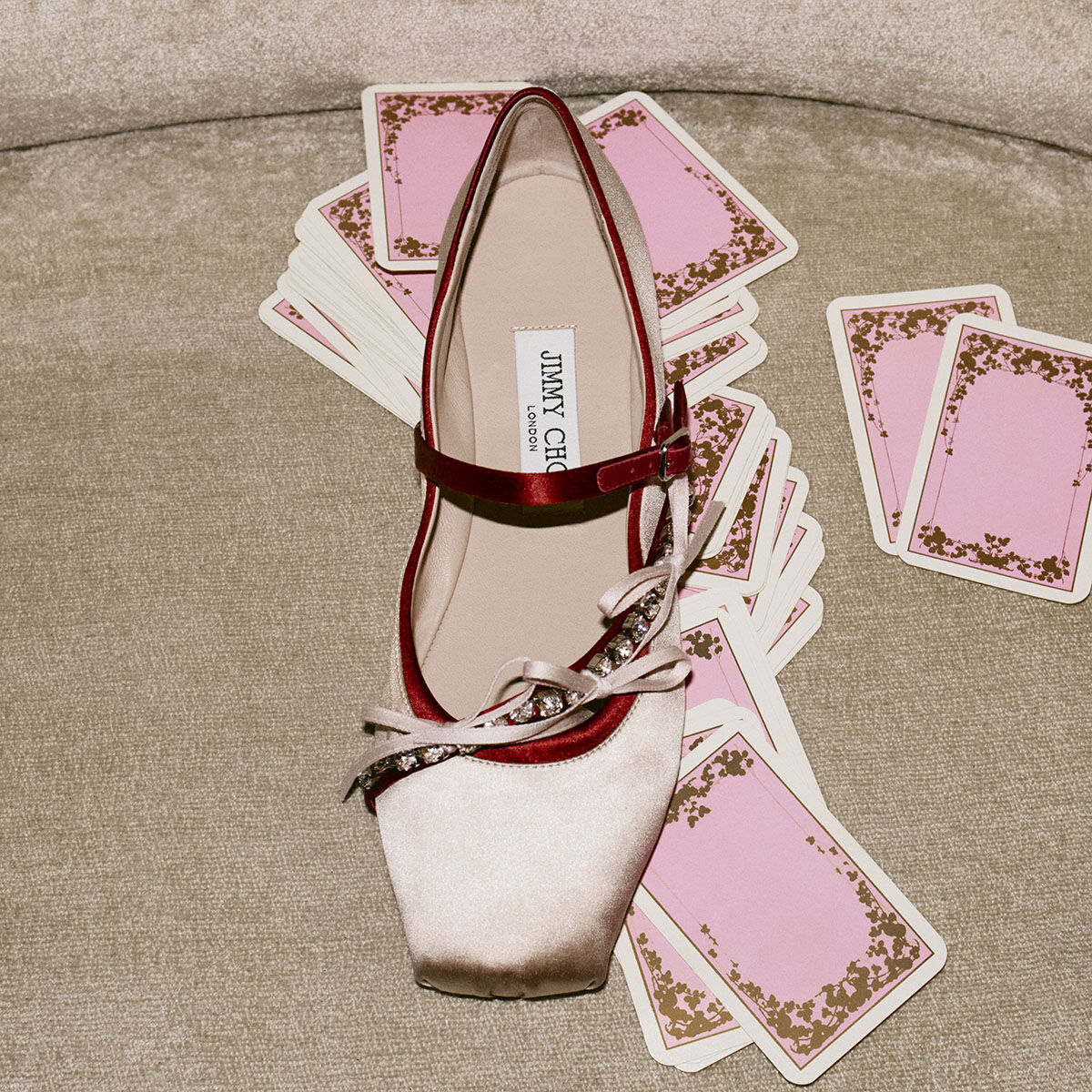 ジミー チュウ - 公式サイト | ラグジュアリーなシューズ、バッグ