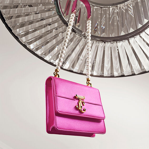 パールストラップ付き Fuchsia ボックスレザー・ショルダーバッグ 