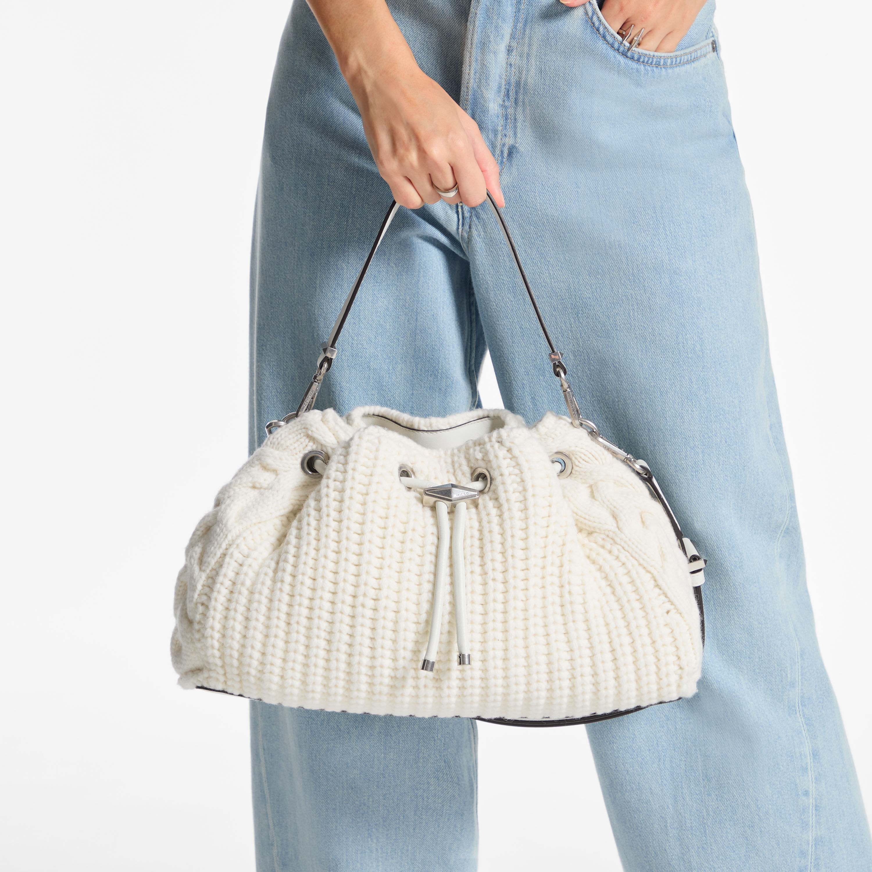 【coco】JIMMY CHOO Kai スノーホワイト ブーツ　未使用品 BONBONBCKTEWZMA_081364_MODEL_v
