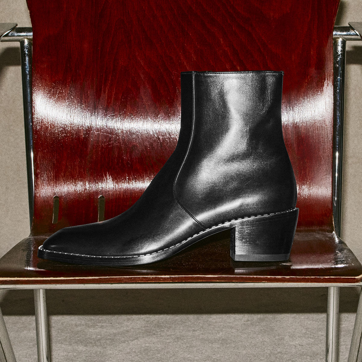 ジミー チュウ - 公式サイト | ラグジュアリーなシューズ、バッグ