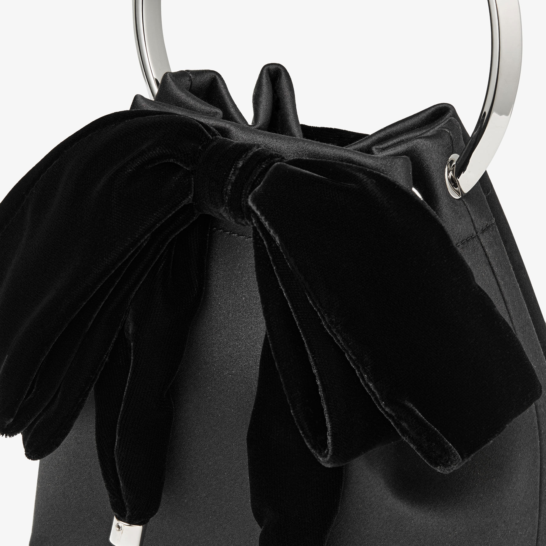 【激レア】JIMMY CHOO ボンボン サテン チェーン 花柄⭐入手困難⭐ 激レア】JIMMY CHOO ボンボン サテン チェーン 花柄⭐入手困難⭐ 激